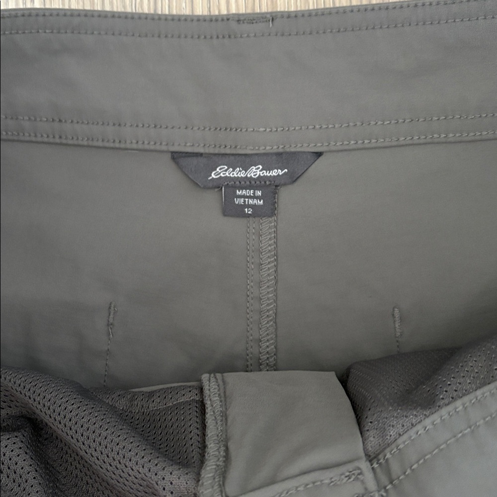 Bundle Eddie Bauer Women’s Cargo Shorts Size 12 5” Inseam (2 Pair) - Picture 8 of 13